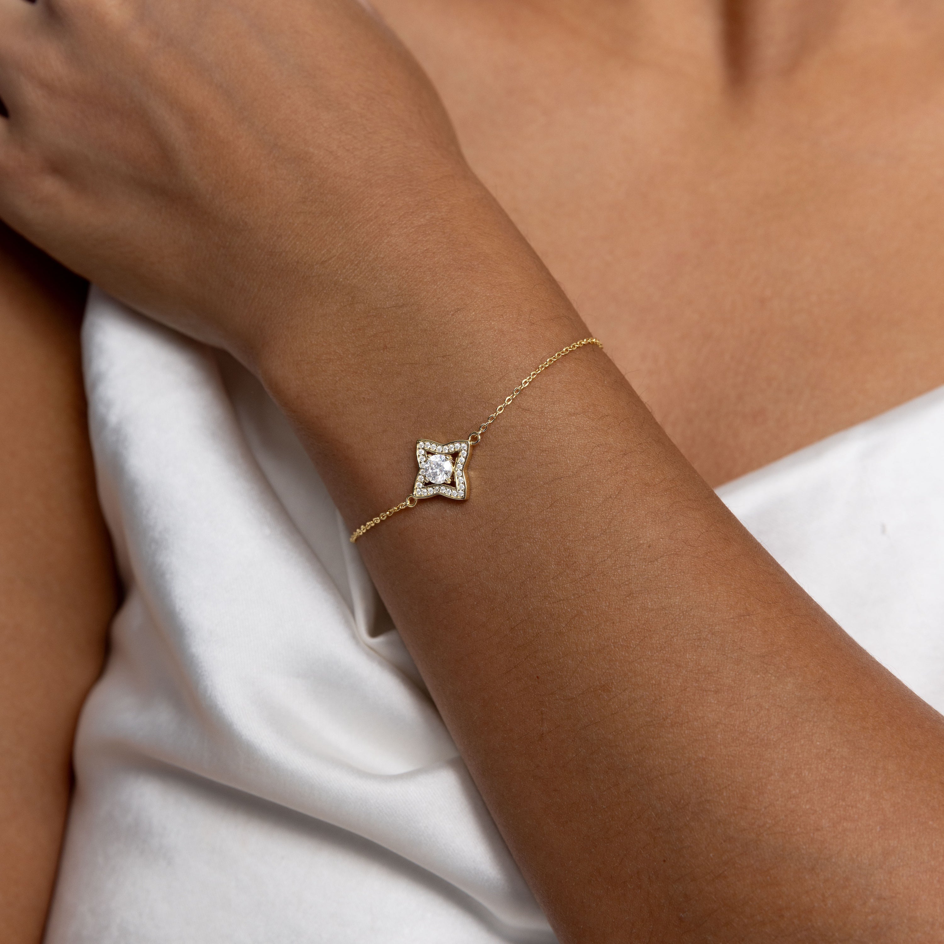 Luxe Star Charm Bracelet, Gold