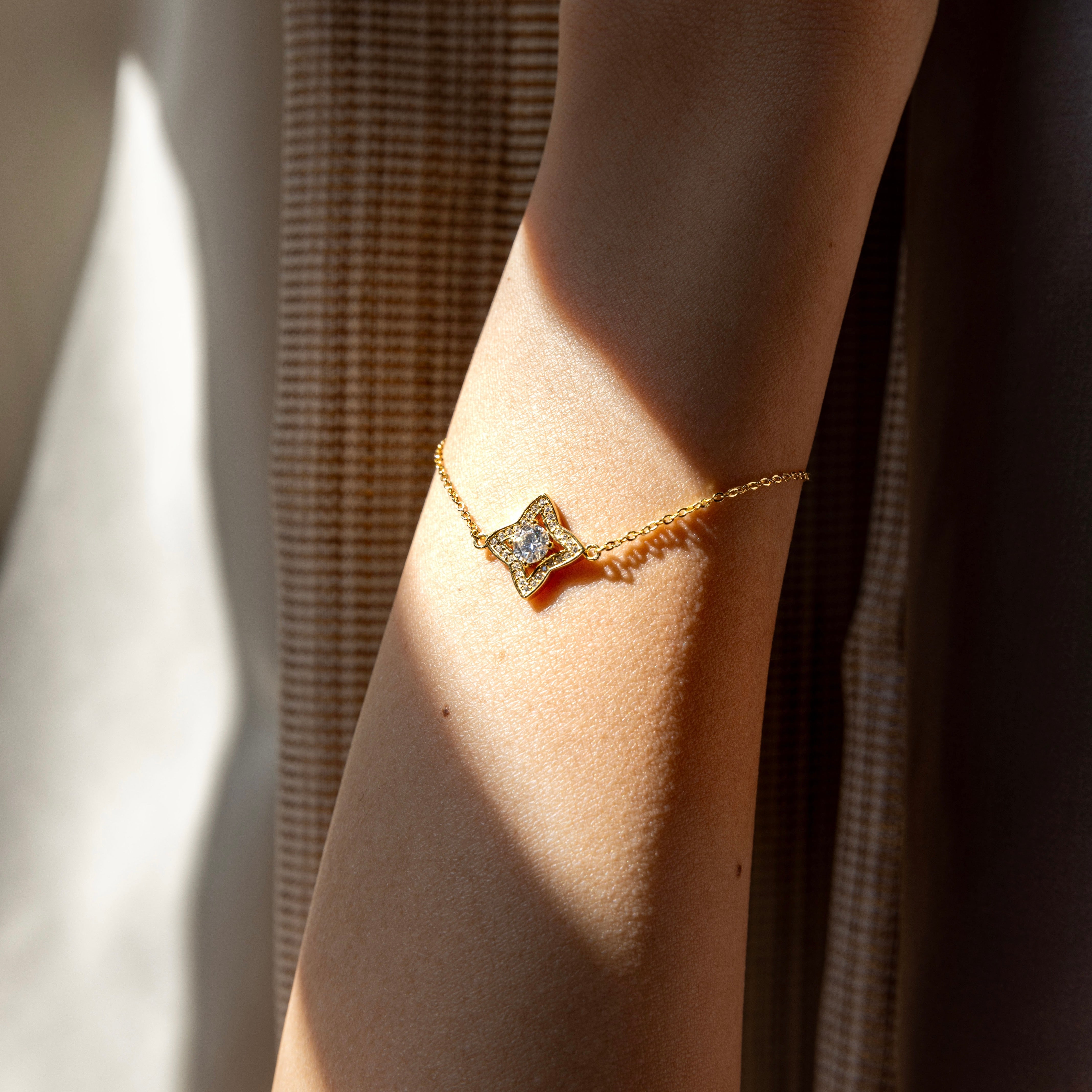 Luxe Star Charm Bracelet, Gold